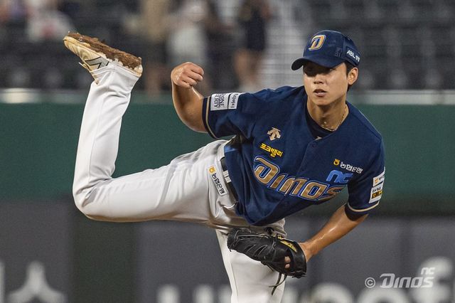NC 투수 김민규는 스프링캠프 눈에 띄는 성장세를 보였다. 커브를 빠르게 손에 익혔고, 불펜진에 큰 힘이 되리라 많은 기대를 받고 있다. NC 다이노스
