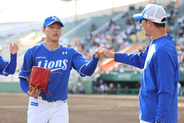 삼성 라이온즈 신인 투수 배찬승이 16일 일본 오키나와현 나하시 셀룰러 스타디움에서 열린 요미우리 자이언츠와의 연습경기에 구원 등판해 1이닝 무실점을 기록했다. 삼성 라이온즈