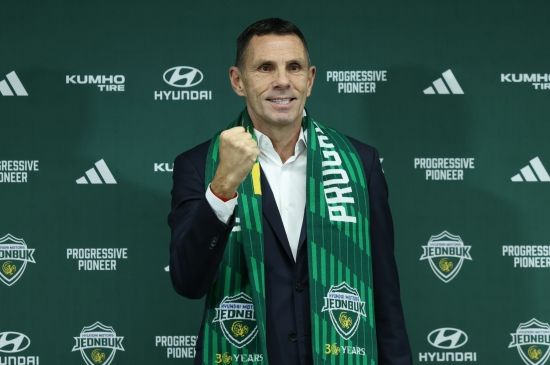 전북과 김천이 16일 오후 4시 30분 전주월드컵경기장에서 열리는 ‘하나은행 K리그1 2025’ 1라운드에 나설 선발 명단을 발표했다. 전북