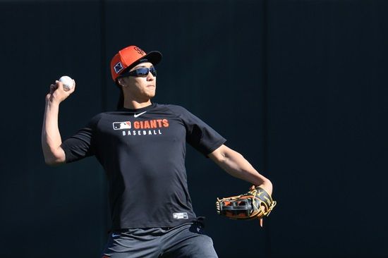 샌프란시스코 자이언츠 외야수 이정후가 현지시간으로 22일 열리는 텍사스 레인저스와 시범경기에 출전할 전망이다. 연합뉴스