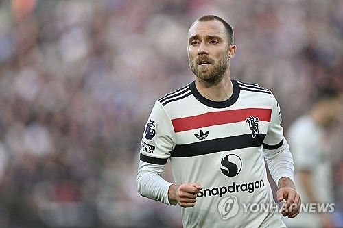 이적시장 전문 기자 파브리치오 로마노가 지난 17일(한국시간) 자신의 사회관계망서비스(SNS)를 통해 에릭센이 맨유를 떠나 자유계약(FA) 신분이 될 예정이라고 전했다.&nbsp;연합뉴스