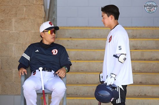 두산 베어스 내야수 여동건이 호주 블랙타운 스프링캠프에서 훈련에 임하고 있다. 두산 베어스