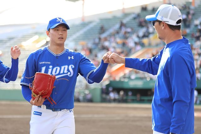 삼성 라이온즈 투수 배찬승(왼쪽). 삼성 라이온즈