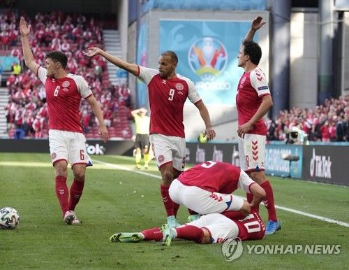 이적시장 전문 기자 파브리치오 로마노가 지난 17일(한국시간) 자신의 사회관계망서비스(SNS)를 통해 에릭센이 맨유를 떠나 자유계약(FA) 신분이 될 예정이라고 전했다.&nbsp;연합뉴스