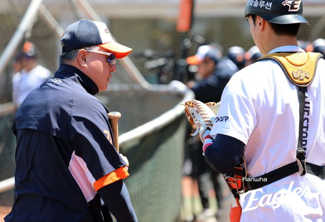 김경문 감독이 이끄는 한화는 18일 호주 멜버른의 멜버른 볼파크에서 8이닝 청백전 포함 마지막 훈련을 가졌다. 이날을 끝으로 1차 스프링캠프를 마무리한 한화는 2차 캠프지인 일본 오키나와로 이동해 실전 감각을 끌어올릴 예정이다. 한화 이글스