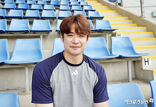 두산 베어스 외야수 김재환이 호주 블랙타운 스프링캠프에서 인터뷰에 응하고 있다. 블랙타운, 김근한 기자