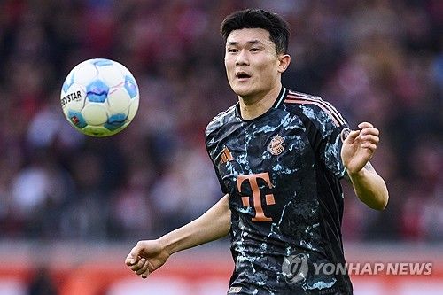 뱅상 콤파니 감독이 이끄는 뮌헨이 지난 1일(한국시간) 독일 뮌헨에 있는 알리안츠 아레나에서 열린 홀슈타인 킬과의 2024-2025시즌 분데스리가 20라운드 홈 경기에서 후반 막판 추격을 허용했지만, 4-3 승리를 지켜냈다.&nbsp;연합뉴스