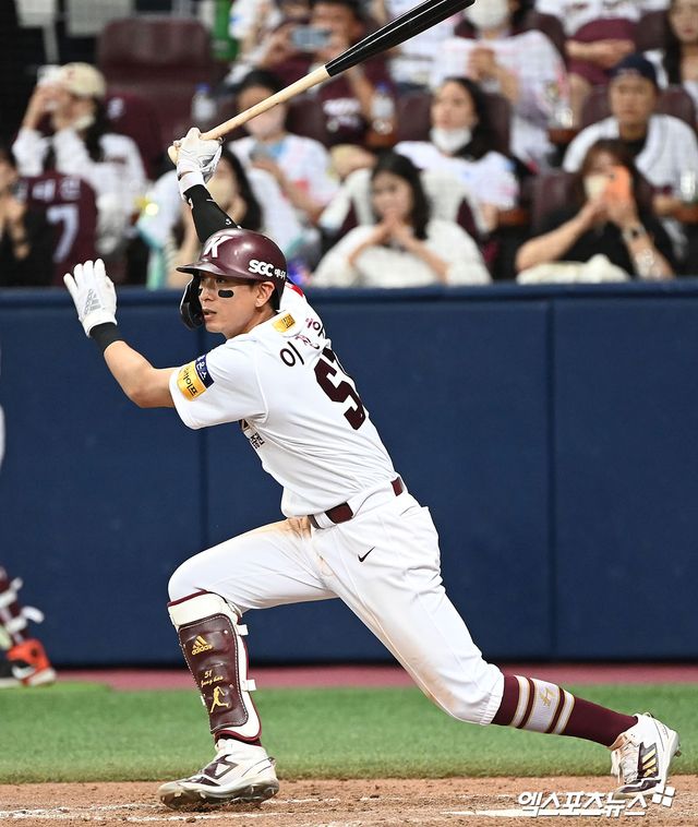 미국 메이저리그 샌프란시스코 자이언츠 이정후가 친정 키움 히어로즈 소속으로 KBO리그에서 활약하던 시절 타격하고 있다. 엑스포츠뉴스 DB