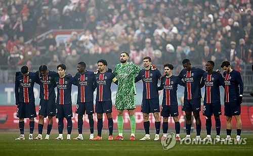 PSG가 2일(한국시간) 프랑스 브레스트에 있는 스타드 프랑시스-르 블레 경기장에서 열린 브레스트와의 2024-2025시즌 리그1 20라운드 원정 경기에서 우스망 뎀벨레의 해트트릭을 앞세워 5-2 대승을 거뒀다.&nbsp; 이강인이 미드필더로 선발 출전해 뎀벨레의 골을 도우며 리그 4호 도움을 기록했고 교체 투입된 곤살루 하무스 역시 멀티 골을 터뜨려 유럽축구연맹(UEFA) 챔피언스리그 16강 플레이오프 상대인 브레스트를 대폭격했다.&nbsp;연합뉴스