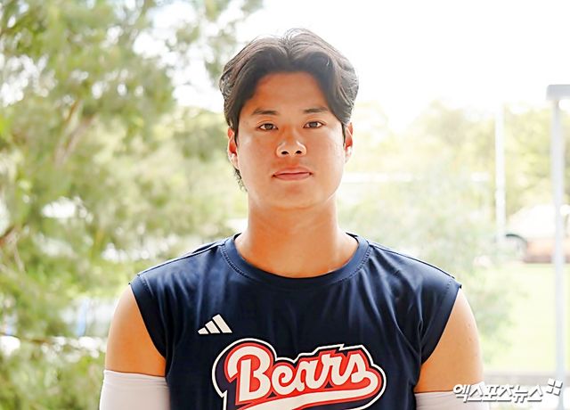 두산 베어스 투수 최종인이 호주 블랙타운 스프링캠프에서 취재진과 인터뷰에 응하고 있다. 블랙타운, 김근한 기자