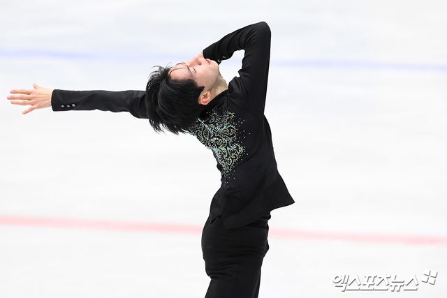 피겨스케이팅 남자 싱글 이시형이 지난 1월 5일 의정부실내빙상장에서 열린 국가대표 2차 선발전 겸 KB금융 코리아 피겨스케이팅 챔피언십 2025 전국남녀 종합선수권대회에서 연기를 선보이고 있다. 엑스포츠뉴스 DB