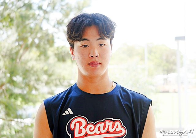 두산 베어스 투수 최준호가 호주 블랙타운에서 취재진과 인터뷰에 응하고 있다. 블랙타운, 김근한 기자