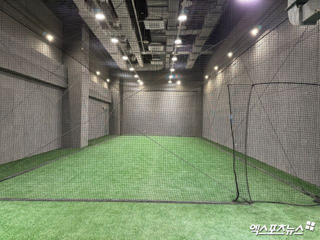 원정 라커룸 안쪽의 실내연습장의 모습. 엑스포츠뉴스DB