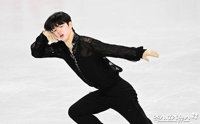 피겨스케이팅 차준환이 20일 서울 목동아이스링크에서 열린 ISU 사대륙선수권대회 남자 싱글 쇼트프로그램에서 연기하고 있다. 목동, 박지영 기자