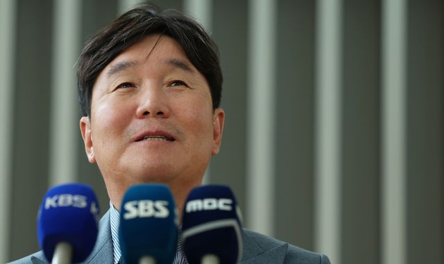 류지현 야구대표팀 감독이 20일 대만으로 출국했다. 류 감독은 21일부터 대만 타이페이돔에서 진행되는 2026 월드베이스볼클래식 예선전을 지켜볼 예정이다. WBC 예선전은 대만, 남아프리카공화국, 니카라과, 스페인 등 4개국이 출전해 라운드로빈 형식으로 진행된다. 연합뉴스