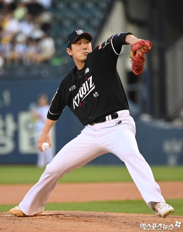 KT 위즈 우완투수 조이현이 지난해 정규시즌 경기에 등판해 투구하고 있다. 엑스포츠뉴스 DB