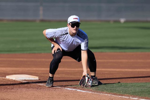 LG 내야수 문정빈은 지난해 퓨처스리그에서 빼어난 타격 재능을 선보였다. 올 시즌 라인업에 부족한 오른손 타자로서 제 몫을 해주리라 많은 기대감이 뒤따르고 있다. LG 트윈스