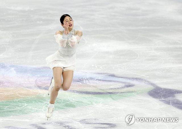 피겨스케이팅 이해인이 21일 서울 목동아이스링크에서 열린 ISU 사대륙선수권대회 여자 싱글 쇼트프로그램에서 연기를 선보이고 있다. 연합뉴스