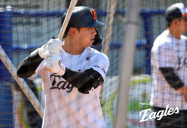 한화 이글스 외야수 이원석이 겨우내 13kg를 증량해 주전 도약을 노린다. 지난해 이원석은 87경기에 나서 31안타 13타점 26득점 8도루 타율 0.233을 기록했다. 한화 이글스