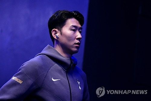 손흥민이 23일(한국시간) 영국 입스위치에 있는 포트먼 로드에서 열린 입스위치 타운과 토트넘 홋스퍼의 2024-2025시즌 프리미어리그 26라운드 원정 경기에서 맹활약하며 팀의 4-1 대승을 이끌었다.&nbsp;손흥민은 이날 2도움으로 프로 통산 다섯 번째 시즌 10-10을 달성했다. 연합뉴스