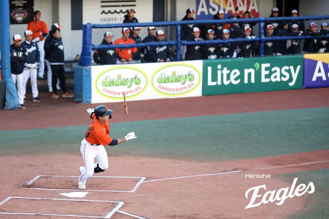 한화 이글스 외야수 이원석이 겨우내 13kg를 증량해 주전 도약을 노린다. 지난해 이원석은 87경기에 나서 31안타 13타점 26득점 8도루 타율 0.233을 기록했다. 한화 이글스