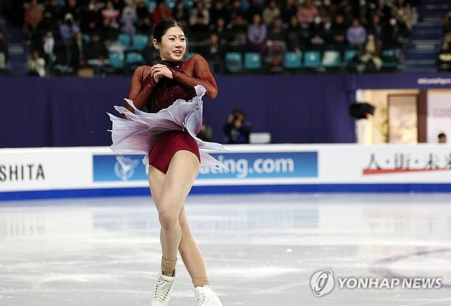 이해인이 23일 서울 목동 아이스링크에서 열린 2025 국제빙상경기연맹(ISU) 피겨스케이팅 사대륙선수권대회 여자 싱글 프리스케이팅에서 연기를 펼치고 있다. 연합뉴스
