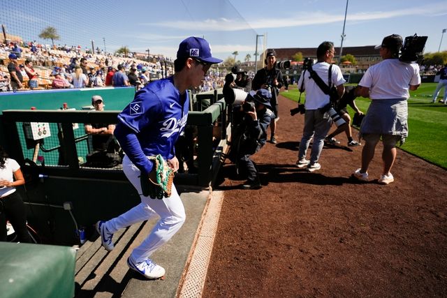 데이브 로버츠 LA 다저스 감독이 현지 취재진과의 인터뷰를 통해 김혜성이 2루수, 유격수 이외에도 중견수로 경기에 출전할 것이라는 계획을 전했다. 김혜성은 KBO리그 시절 유격수, 2루수, 3루수, 좌익수를 경험했으며, 중견수로는 경기를 소화한 적이 없다. AP 연합뉴스