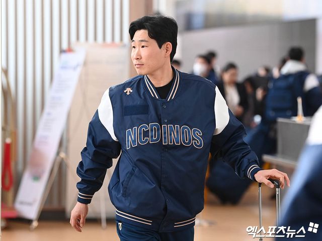 NC 투수 이재학은 오른쪽 팔꿈치 부상으로 2차 스프링캠프 명단에서 탈락했다. 불행 중 다행은 부상 정도가 크지 않다는 점이다. 주사치료 후 창원에서 몸 상태를 끌어올릴 전망이다. 엑스포츠뉴스 DB