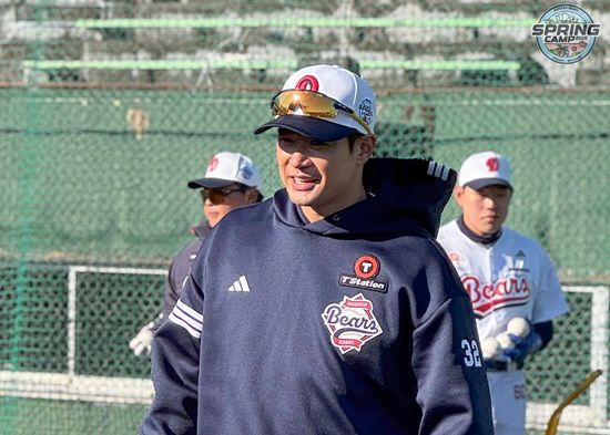 두산 베어스 외야수 김재환이 24일 요미우리 2군전에서 2번 지명타자로 선발 출격한다. 두산 베어스