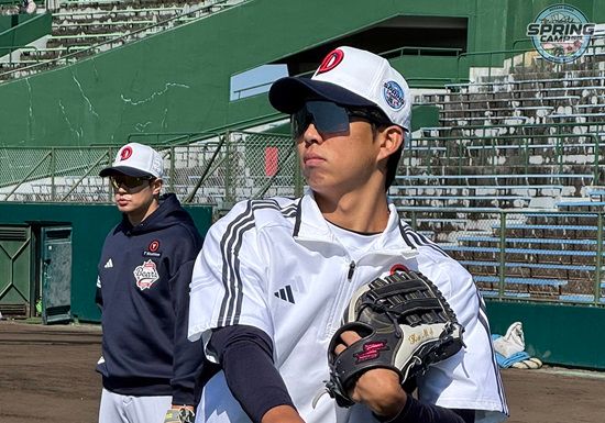 두산 베어스 외야수 김민석이 24일 요미우리 2군전에서 좌익수 7번 타자로 선발 출전한다. 두산 베어스