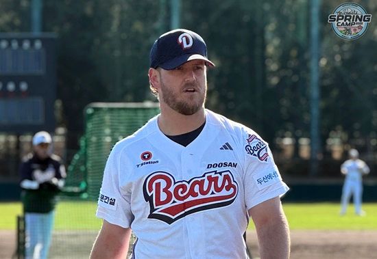 두산 베어스 투수 콜 어빈이 24일 요미우리 2군전 선발 마운드에 올라 첫 실전 등판을 치른다. 두산 베어스