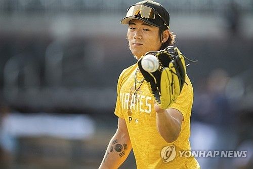 피츠버그 외야수 배지환은 24일(한국시간) 미네소타와 연습경기에서 8번타자 중견수로 선발 출전했다. 침체한 흐름을 바꾸는 장타를 터트려 5-1 팀 승리에 힘을 보탰다. 연합뉴스 AP