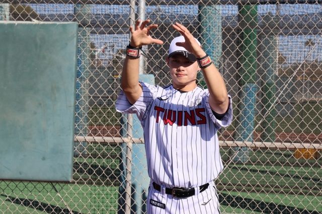 LG 투수 김영우는 스프링캠프에서 크게 성장하며 투수 부문 수훈 선수로 선정됐다. 마무리 투수 장현식이 부상으로 이탈한 현재, 그 자리를 채울 유력 후보로 많은 기대를 받고 있다. LG 트윈스