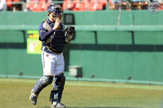 두산 베어스가 27일 일본 미야자키 아이비구장에서 구춘대회 소프트뱅크 호크스전을 치른다. 두산 베어스