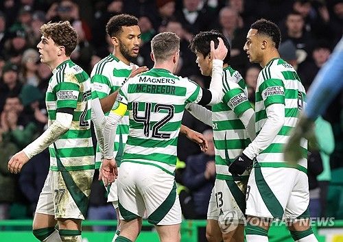 스코틀랜드의 셀틱 팬매체 '더셀틱스타'가 27일(한국시간) 양현준이 다음 시즌 셀틱의 뛰어난 스타가 될 수 있다고 보도했다.&nbsp;양현준은 지난 26일 영국 스코틀랜드 글래스고에 있는 셀틱 파크에서 열린 에버딘과의 2024-2025시즌 프리미어십 퍼스트 스테이지 28라운드 홈 경기에 교체로 출전해 골을 터뜨리며 5-1 대승에 기여했다.&nbsp;연합뉴스