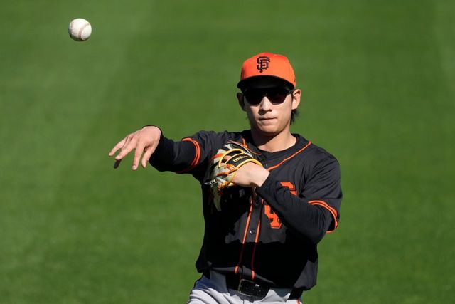 시범경기를 통해 실전 감각을 끌어올리고 있는 샌프란시스코 자이언츠 외야수 이정후를 향한 관심이 커지고 있다. 미국 매체 스포츠일러스트레이티드는 27일 샌프란시스코의 성공은 젊은 선수들의 영향력에 달려 있다고 전하면서 올 시즌 이정후의 활약 여부를 언급했다. AP 연합뉴스