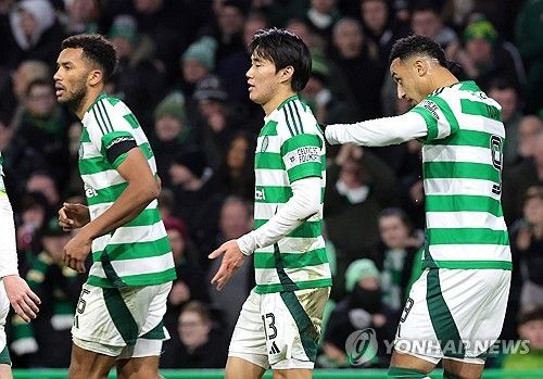 스코틀랜드의 셀틱 팬매체 '더셀틱스타'가 27일(한국시간) 양현준이 다음 시즌 셀틱의 뛰어난 스타가 될 수 있다고 보도했다.&nbsp;양현준은 지난 26일 영국 스코틀랜드 글래스고에 있는 셀틱 파크에서 열린 에버딘과의 2024-2025시즌 프리미어십 퍼스트 스테이지 28라운드 홈 경기에 교체로 출전해 골을 터뜨리며 5-1 대승에 기여했다.&nbsp;연합뉴스