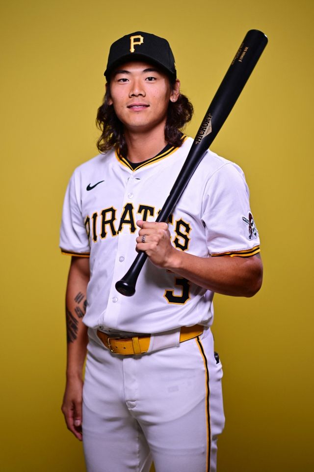 피츠버그 파이리츠 유틸리티 야수 배지환이 27일 미국 플로리다주 노스포트 쿨투데이 파크에서 열린 2025 미국프로야구 메이저리그 애틀랜타 브레이브스와의 시범경기에 9번타자 겸 중견수로 선발 출전해 2타수 1안타를 기록했다. AFP 연합뉴스