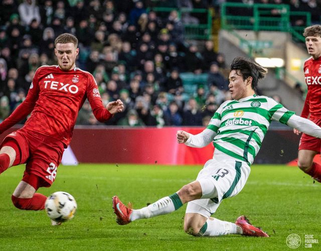 스코틀랜드의 셀틱 팬매체 '더셀틱스타'가 27일(한국시간) 양현준이 다음 시즌 셀틱의 뛰어난 스타가 될 수 있다고 보도했다.&nbsp;양현준은 지난 26일 영국 스코틀랜드 글래스고에 있는 셀틱 파크에서 열린 에버딘과의 2024-2025시즌 프리미어십 퍼스트 스테이지 28라운드 홈 경기에 교체로 출전해 골을 터뜨리며 5-1 대승에 기여했다.&nbsp;셀틱