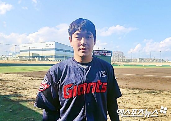 롯데 자이언츠 내야수 나승엽이 28일 지바롯데와 교류전에 5번 타자 1루수로 선발 출전해 5회 초 동점 솔로 홈런을 때렸다. 미야자키, 김근한 기자