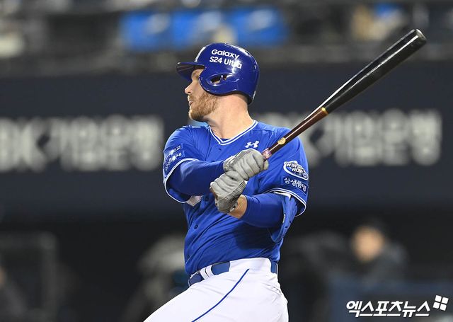 28일 오후 서울 송파구 잠실야구장에서 열린 '2024 신한 SOL Bank KBO리그' 삼성 라이온즈와 LG 트윈스의 경기, 2회초 삼성 선두타자 맥키넌이 중전 안타를 때려내고 있다. 엑스포츠뉴스 DB