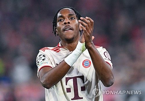 글로벌 매체 디 애슬레틱은 3일(한국시간) 토트넘 홋스퍼는 바이에른 뮌헨 공격수 마티스 텔과 임대 계약을 체결할 예정이라고 보도했다. 2005년생 프랑스 공격수 텔은 최근까지 토트넘 이적을 원하지 않았지만 토트넘 사령탑 안지 포스테코글루 감독의 전화 설득에 마음을 바꿔 토트넘으로 이적하기로 결정한 것으로 알려졌다. 연합뉴스 