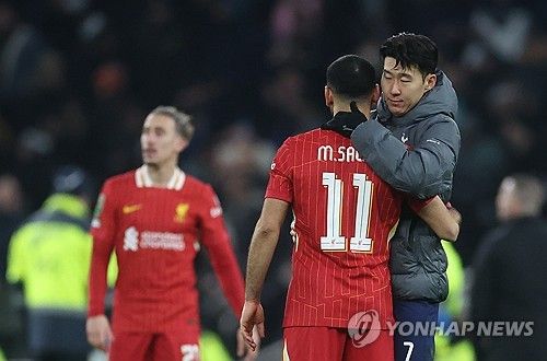 안지 포스테코글루 감독이 이끄는 토트넘 홋스퍼가 3일(한국시간) 영국 브렌트포드에 있는 지테크 커뮤니티 스타디움에서 열린 브렌트포드와의 2024-2025시즌 프리미어리그 24라운드 원정 경기에서 2-0으로 승리했다.토트넘 홋스퍼의 4연패를 끊은 주장 손흥민이 이제는 선수단과 팬들에게 트로피 도전을 선언했다.&nbsp;연합뉴스