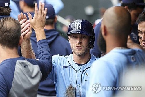 탬파베이 외야수 델루카. 후반기 타석에서 임팩트 있는 경기력을 보여주며 다가올 시즌 주전 중견수로 많은 기대를 받고 있다. 연합뉴스 AP