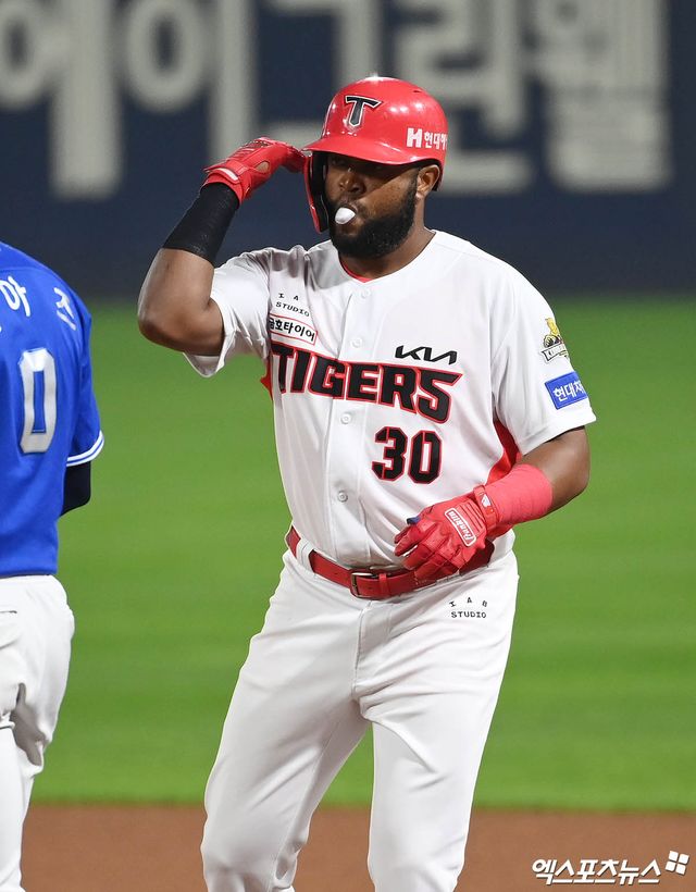 KIA 타이거즈 전 외국인 타자 소크라테스 브리토가 대만프로야구 구단을 제안을 고사했다는 현지 보도가 나왔다. 엑스포츠뉴스 DB