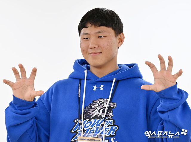 삼성 투수 배찬승은 '2025 KBO리그 신인드래프트' 1라운드 전체 3순위로 삼성 유니폼을 입었다. 시속 150㎞ 이상 빠른 공을 던지는 왼손 투수로 많은 기대를 받고 있다. 엑스포츠뉴스 DB