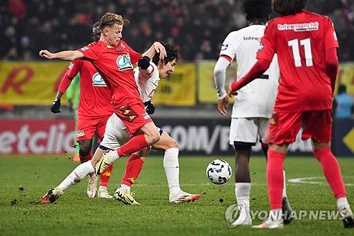 파리 생제르맹(PSG)은 5일(한국시간) 프랑스 르망에 위치한 스타드 마리-마빙트에서 열린 르망 FC와의 2024-25시즌 쿠프 드 프랑스 16강에서 2-0 승리를 거뒀다. 이날 승리로 대회 2연패를 노리는 PSG는 8강 진출에 성공했다. 이강인은 르망전에서 선발로 나와 90분 풀타임을 소화했다. 비록 공격포인트를 올리지 못했지만 패스 성공률 95%를 기록하면서 PSG의 공격 전개를 이끌었다. 연합뉴스
