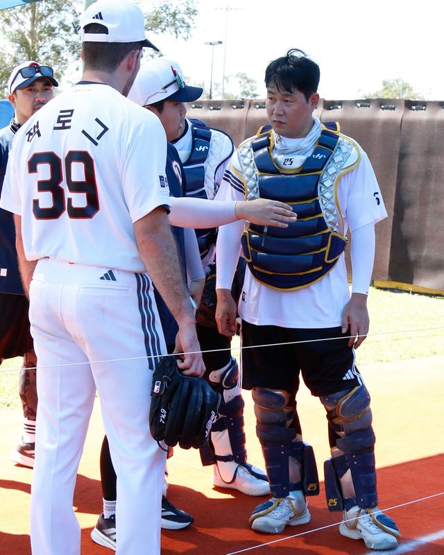 두산 베어스 포수 양의지가 외국인 투수 콜 어빈과 잭 로그에 대한 기대감을 내비쳤다. 두산 베어스