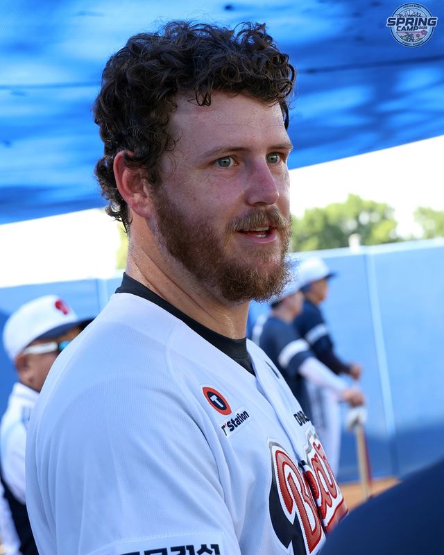 두산 새 외국인 투수 콜 어빈이 2월 5일 호주 시드니 블랙타운 스프링캠프 훈련에서 캠프 세 번째 불펜 투구 40구를 소화했다. 두산 베어스