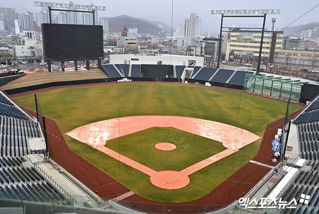 2025시즌 시범경기가 다음달 8일부터 18일까지 열린다. 팀당 10경기씩 총 50경기가 치러진다. 사진은 3월 17일 한화-삼성전으로 개장 첫 경기가 열릴 대전 한화생명 볼파크 전경. 엑스포츠뉴스 DB